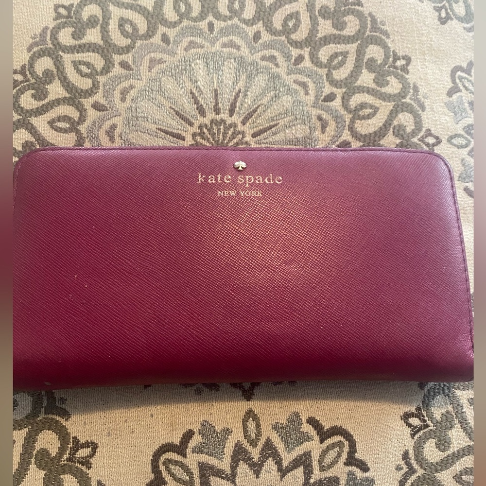 Kate Spade  Wallet Chic and Functional
